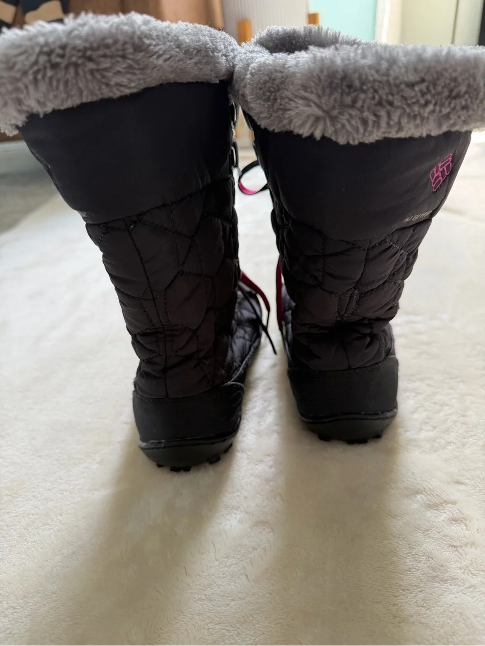 Columbia Winter Snow Boots Waterproof Minx Size 2 Black Mid Calf 200 Grams
